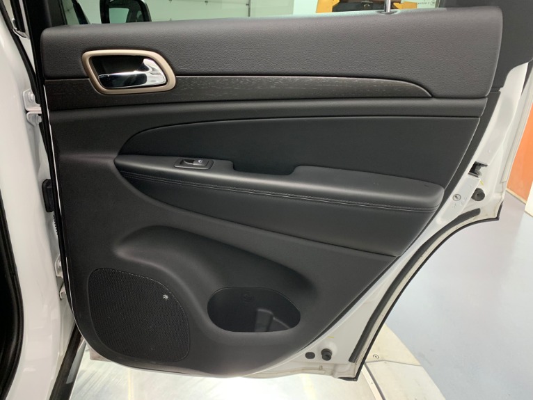 Used-2016-Jeep-Grand-Cherokee-Laredo
