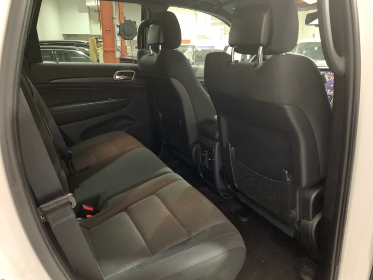Used-2016-Jeep-Grand-Cherokee-Laredo