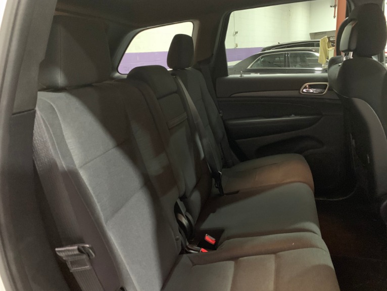 Used-2016-Jeep-Grand-Cherokee-Laredo