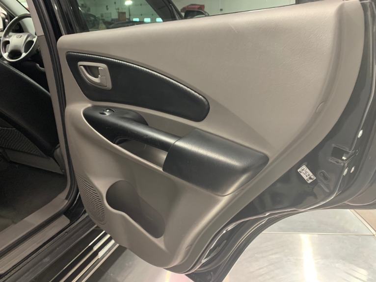 Used-2009-Hyundai-Tucson-Limited-V6