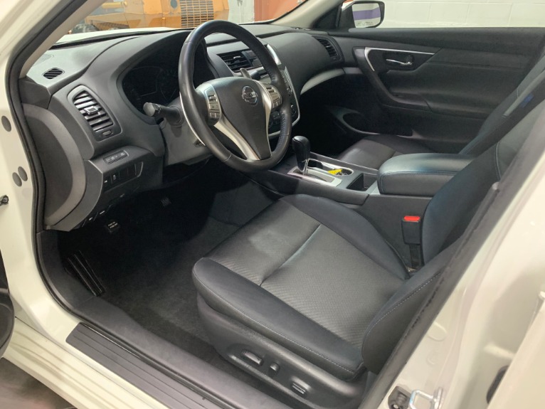 Used-2016-Nissan-Altima-25-SR