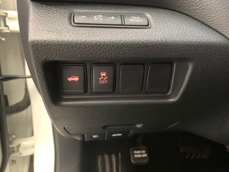 Used-2016-Nissan-Altima-25-SR