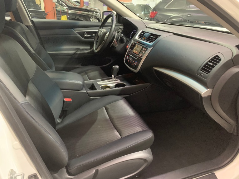 Used-2016-Nissan-Altima-25-SR
