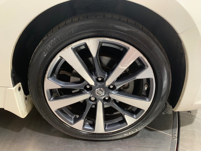 Used-2016-Nissan-Altima-25-SR