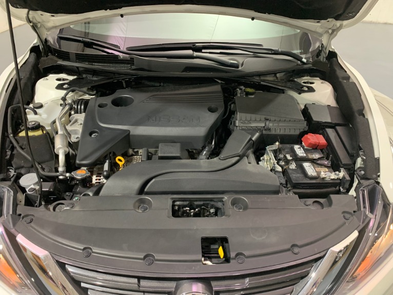 Used-2016-Nissan-Altima-25-SR