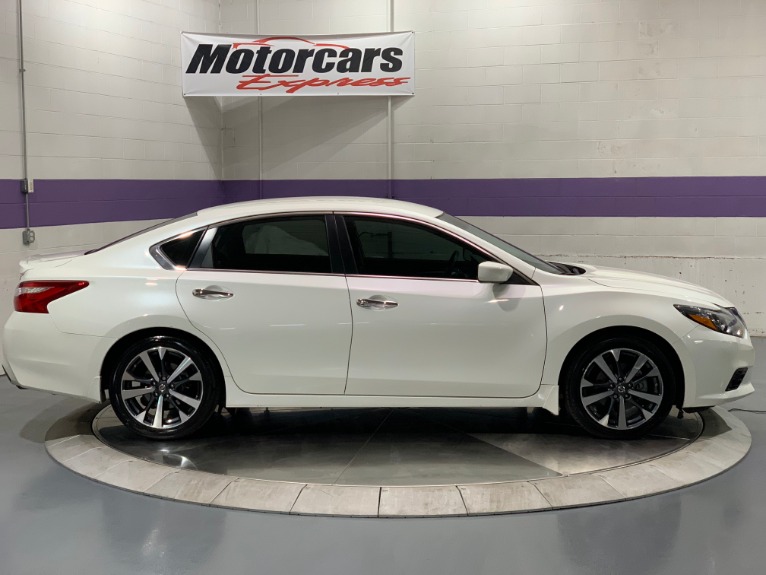Used-2016-Nissan-Altima-25-SR