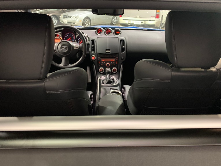 Used-2009-Nissan-370Z-Touring