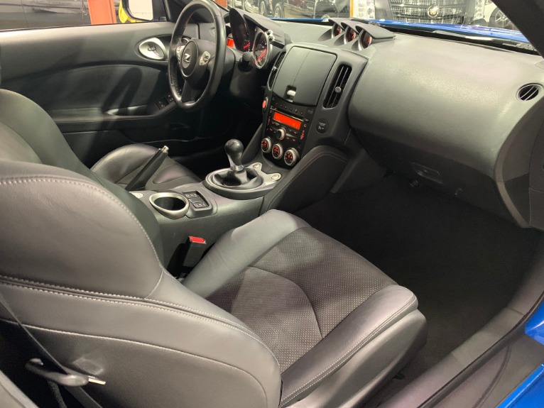 Used-2009-Nissan-370Z-Touring