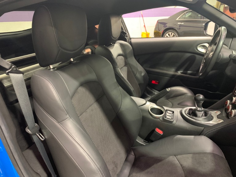 Used-2009-Nissan-370Z-Touring