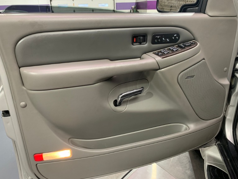 Used-2006-GMC-Yukon-XL-Denali