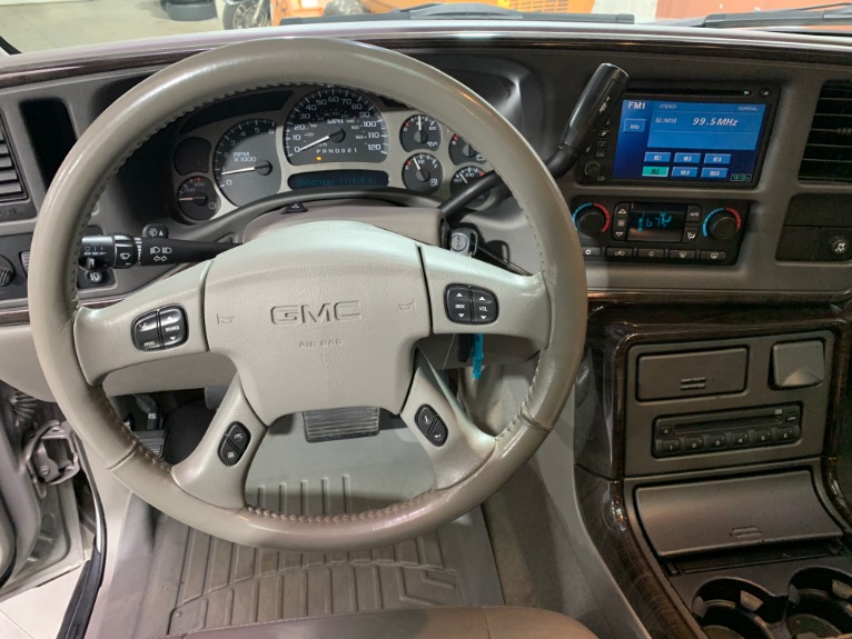 Used-2006-GMC-Yukon-XL-Denali