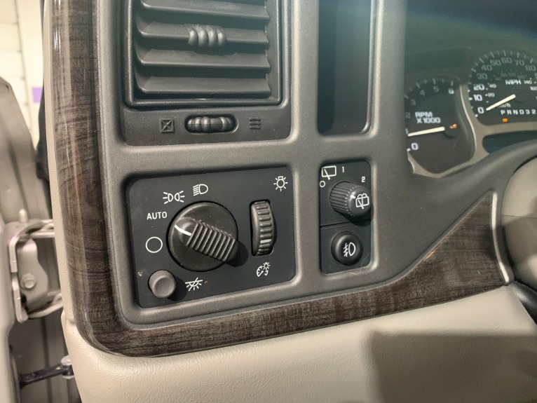 Used-2006-GMC-Yukon-XL-Denali