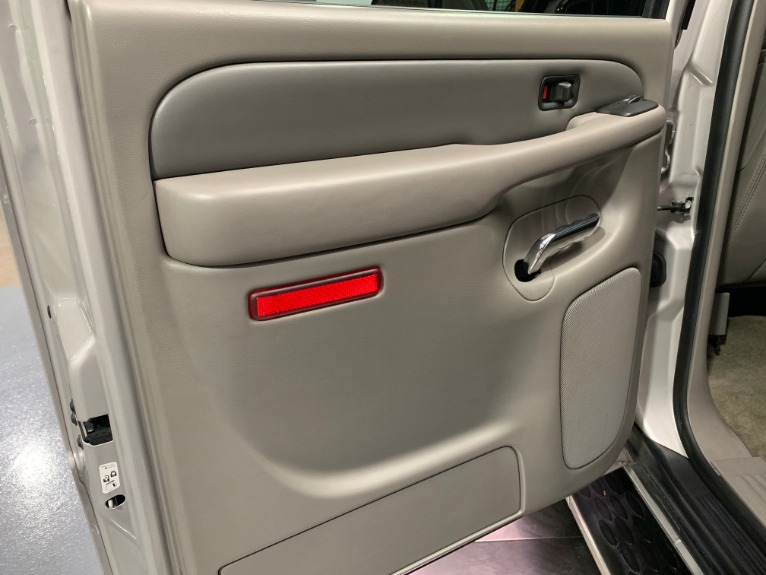 Used-2006-GMC-Yukon-XL-Denali