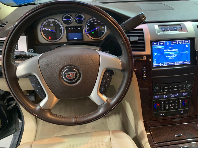 Used-2013-Cadillac-Escalade-Premium