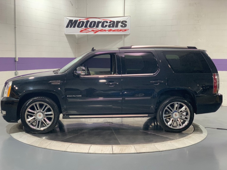 Used-2013-Cadillac-Escalade-Premium