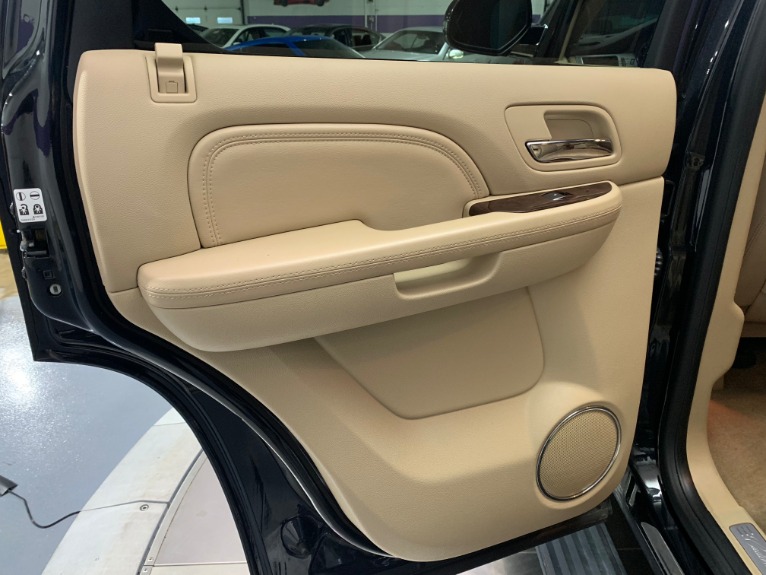 Used-2013-Cadillac-Escalade-Premium