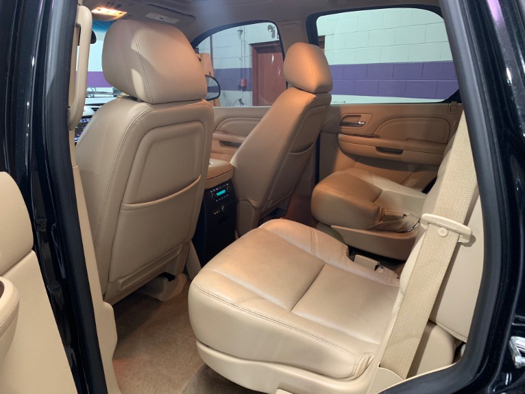 Used-2013-Cadillac-Escalade-Premium