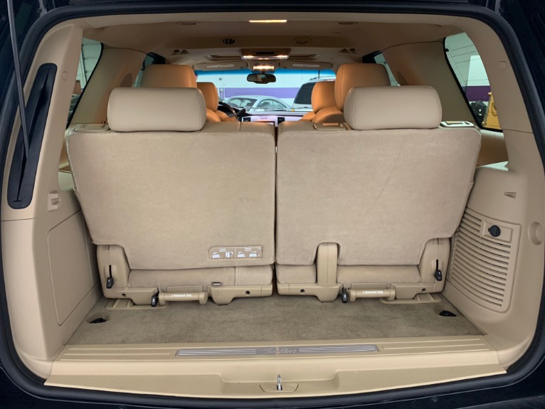 Used-2013-Cadillac-Escalade-Premium