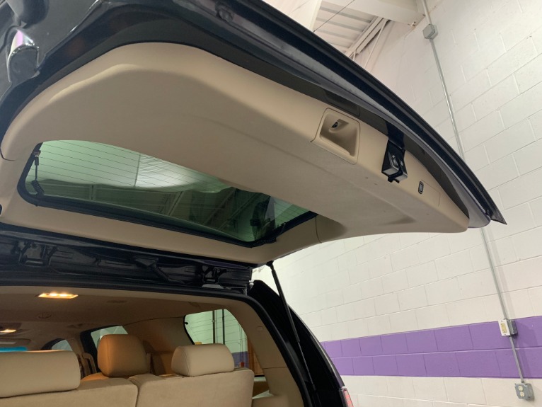 Used-2013-Cadillac-Escalade-Premium