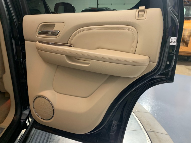 Used-2013-Cadillac-Escalade-Premium