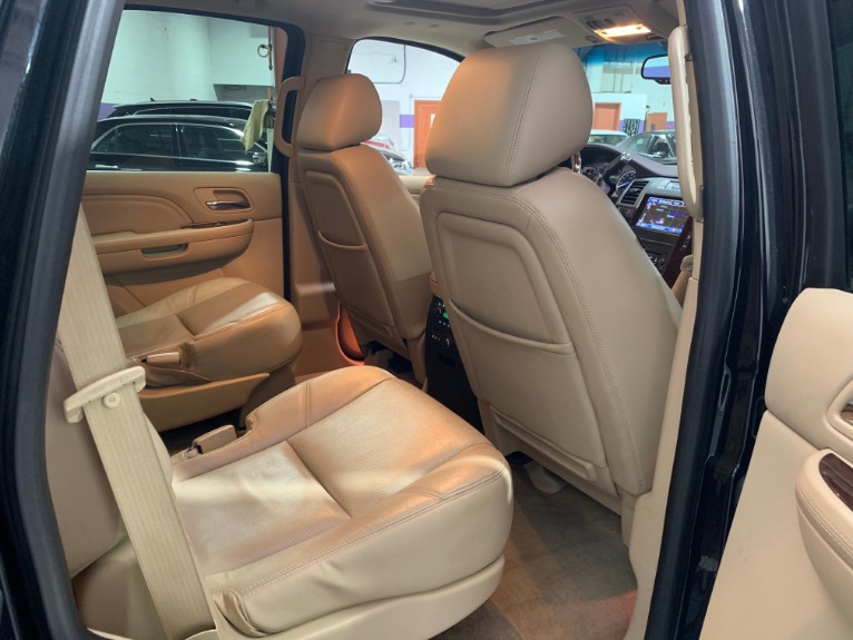 Used-2013-Cadillac-Escalade-Premium