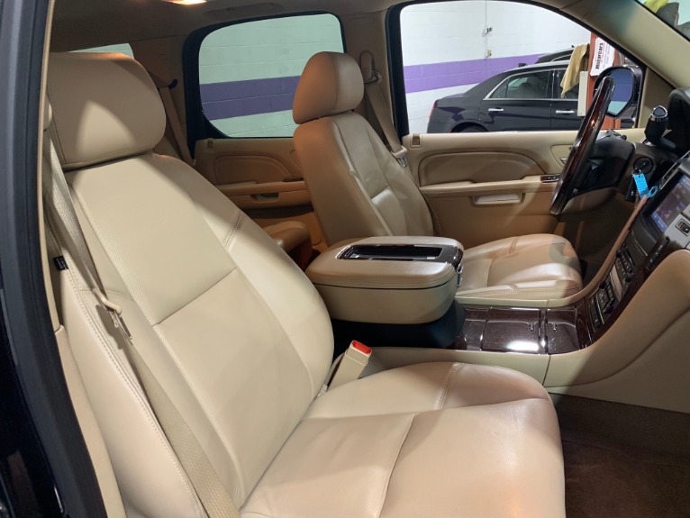 Used-2013-Cadillac-Escalade-Premium