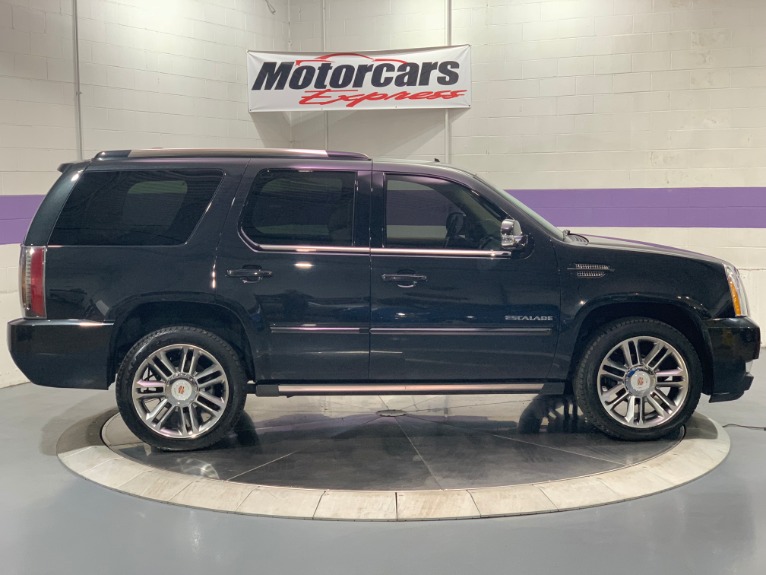 Used-2013-Cadillac-Escalade-Premium