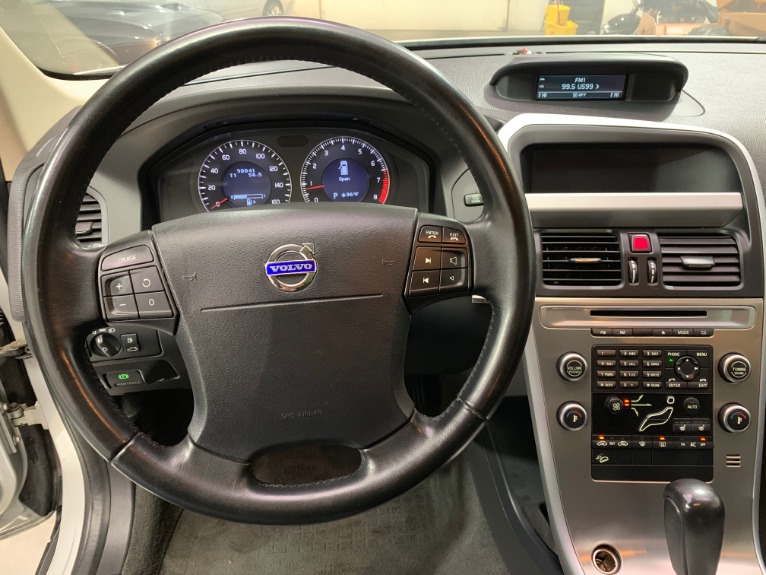 Used-2010-Volvo-XC60-32