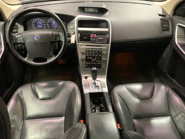 Used-2010-Volvo-XC60-32