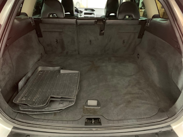 Used-2010-Volvo-XC60-32