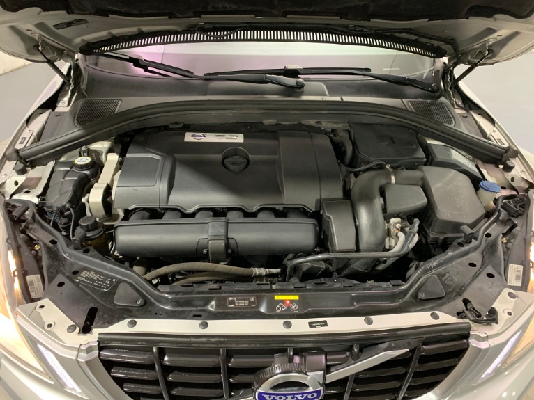 Used-2010-Volvo-XC60-32