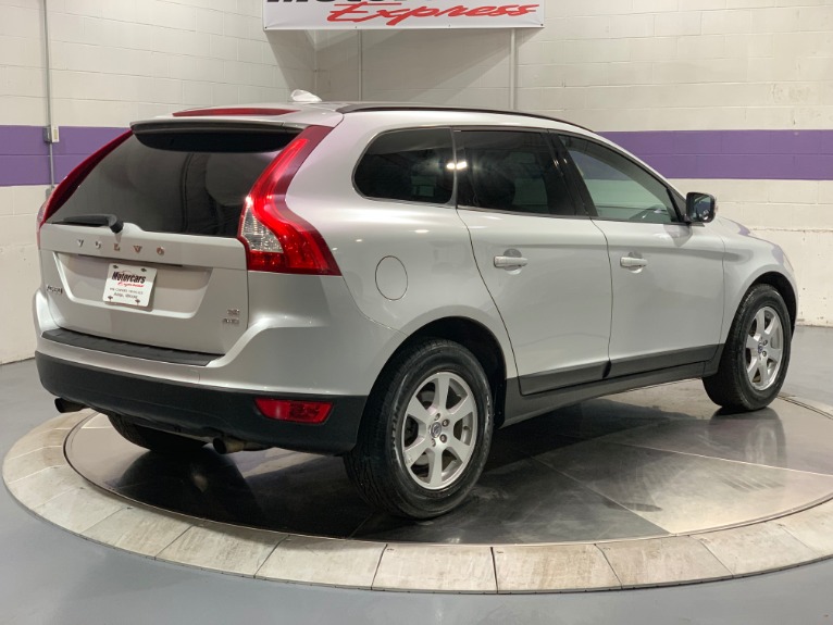 Used-2010-Volvo-XC60-32