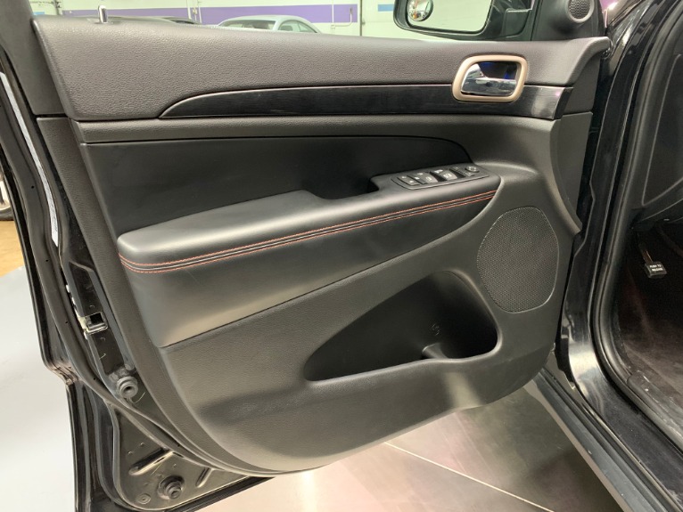 Used-2016-Jeep-Grand-Cherokee-Laredo-75th-Anniversary