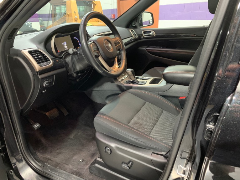 Used-2016-Jeep-Grand-Cherokee-Laredo-75th-Anniversary