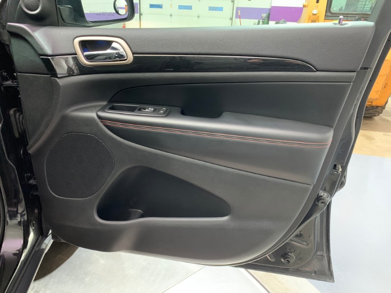 Used-2016-Jeep-Grand-Cherokee-Laredo-75th-Anniversary