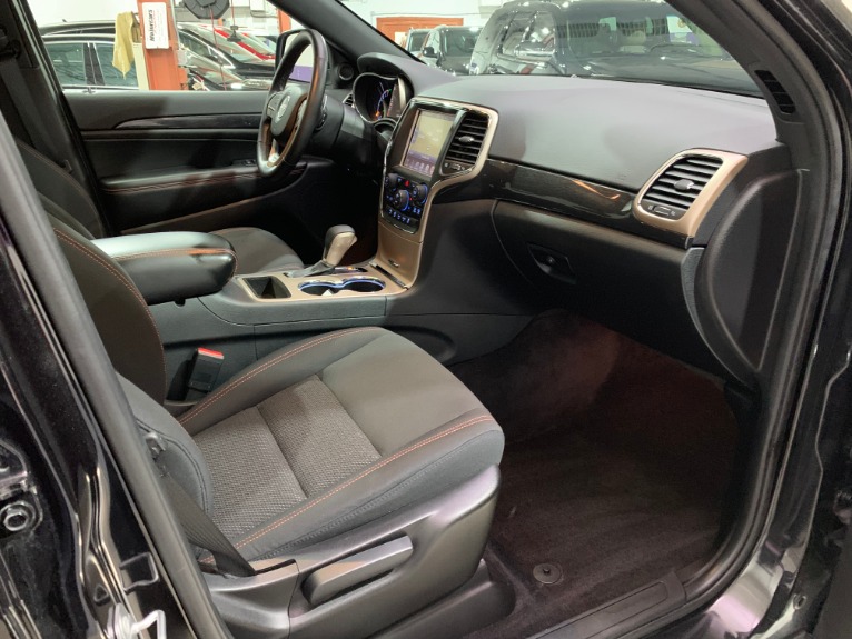 Used-2016-Jeep-Grand-Cherokee-Laredo-75th-Anniversary