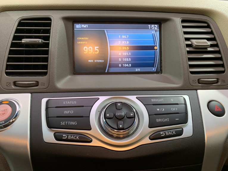 Used-2009-Nissan-Murano-LE