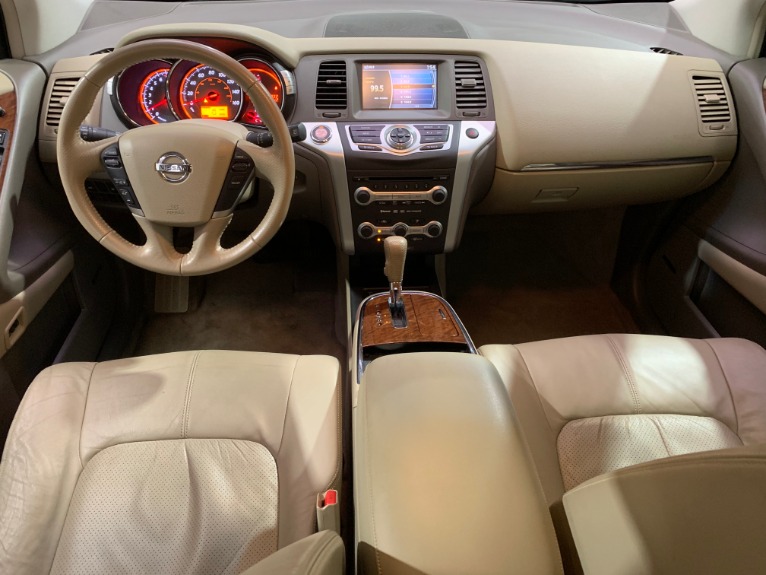 Used-2009-Nissan-Murano-LE