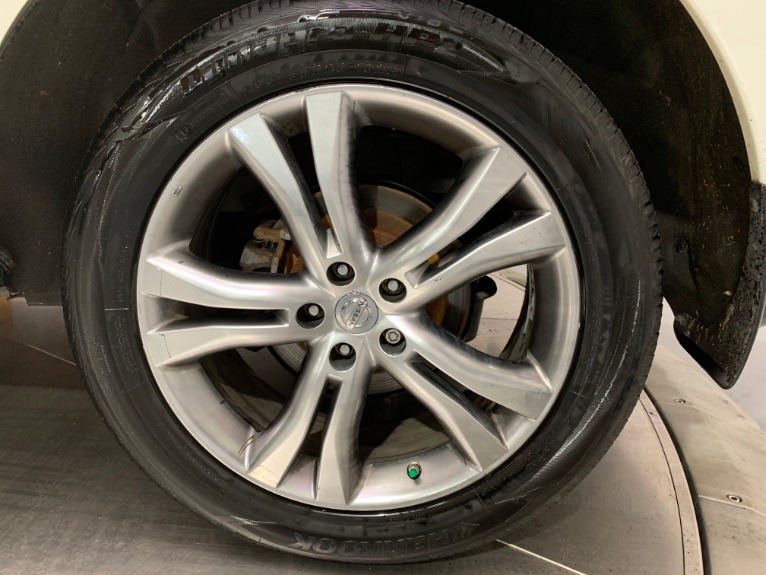 Used-2009-Nissan-Murano-LE
