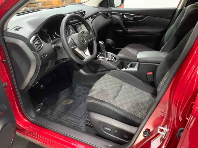 Used-2017-Nissan-Rogue-Sport-SV