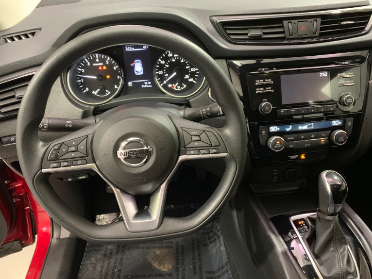 Used-2017-Nissan-Rogue-Sport-SV