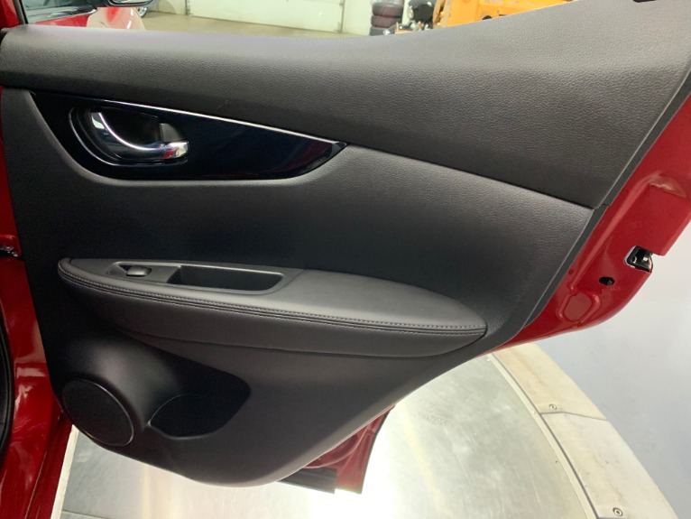 Used-2017-Nissan-Rogue-Sport-SV