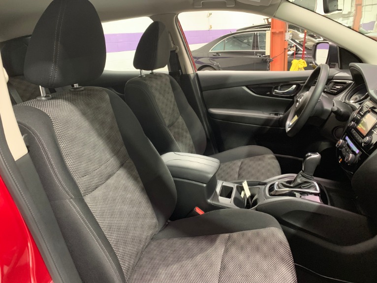 Used-2017-Nissan-Rogue-Sport-SV