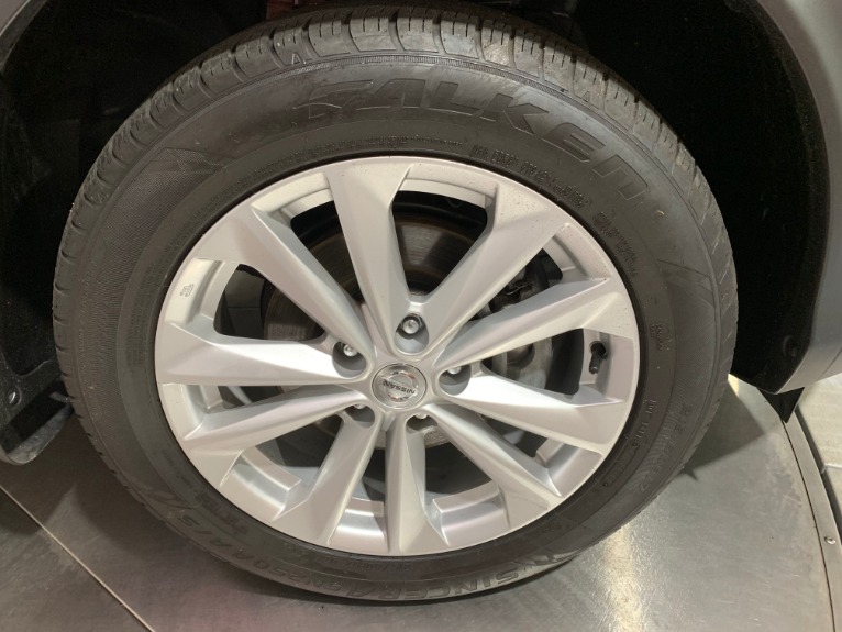 Used-2017-Nissan-Rogue-Sport-SV