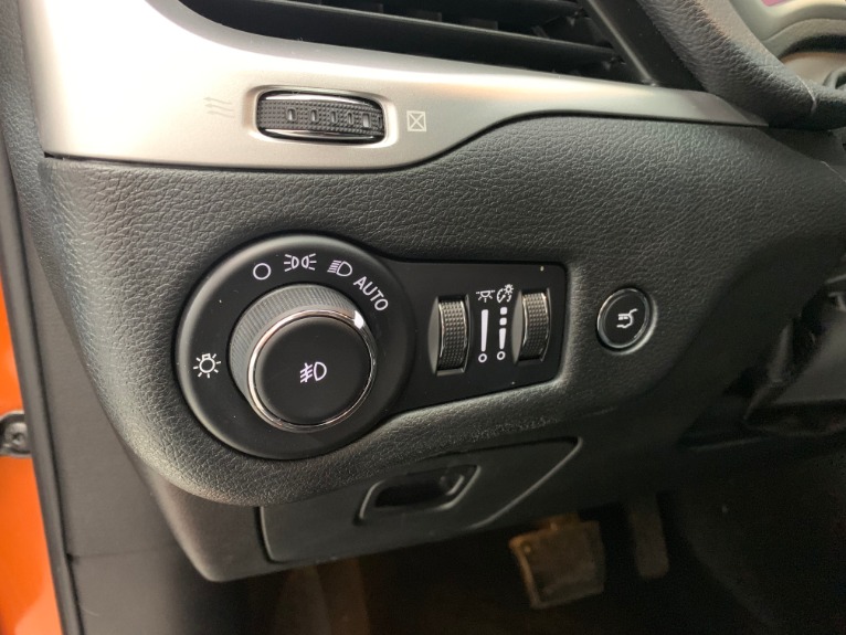 Used-2015-Jeep-Cherokee-Trailhawk