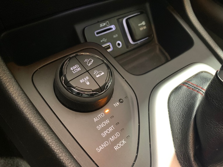 Used-2015-Jeep-Cherokee-Trailhawk