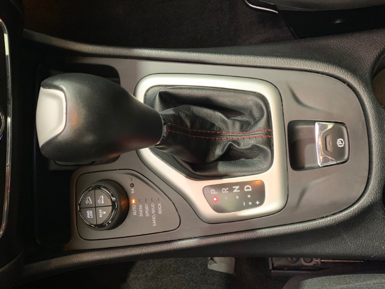 Used-2015-Jeep-Cherokee-Trailhawk