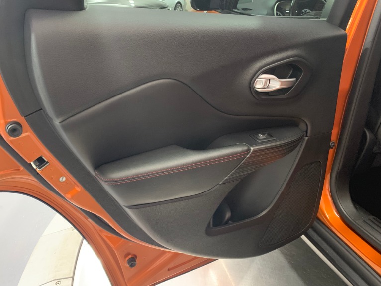 Used-2015-Jeep-Cherokee-Trailhawk