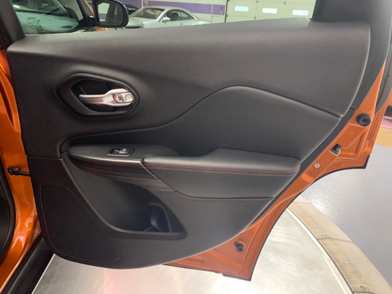 Used-2015-Jeep-Cherokee-Trailhawk