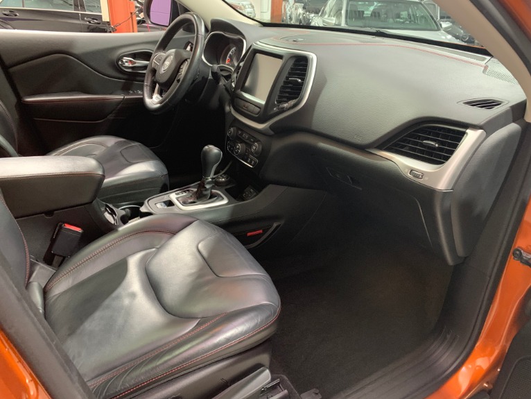 Used-2015-Jeep-Cherokee-Trailhawk